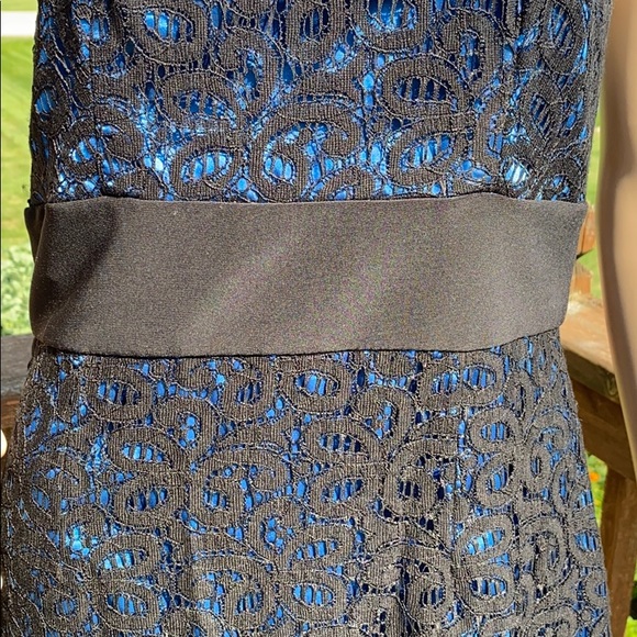 B. Smart Sleeveless Lace Short Sheath Dress - Picture 3 of 7